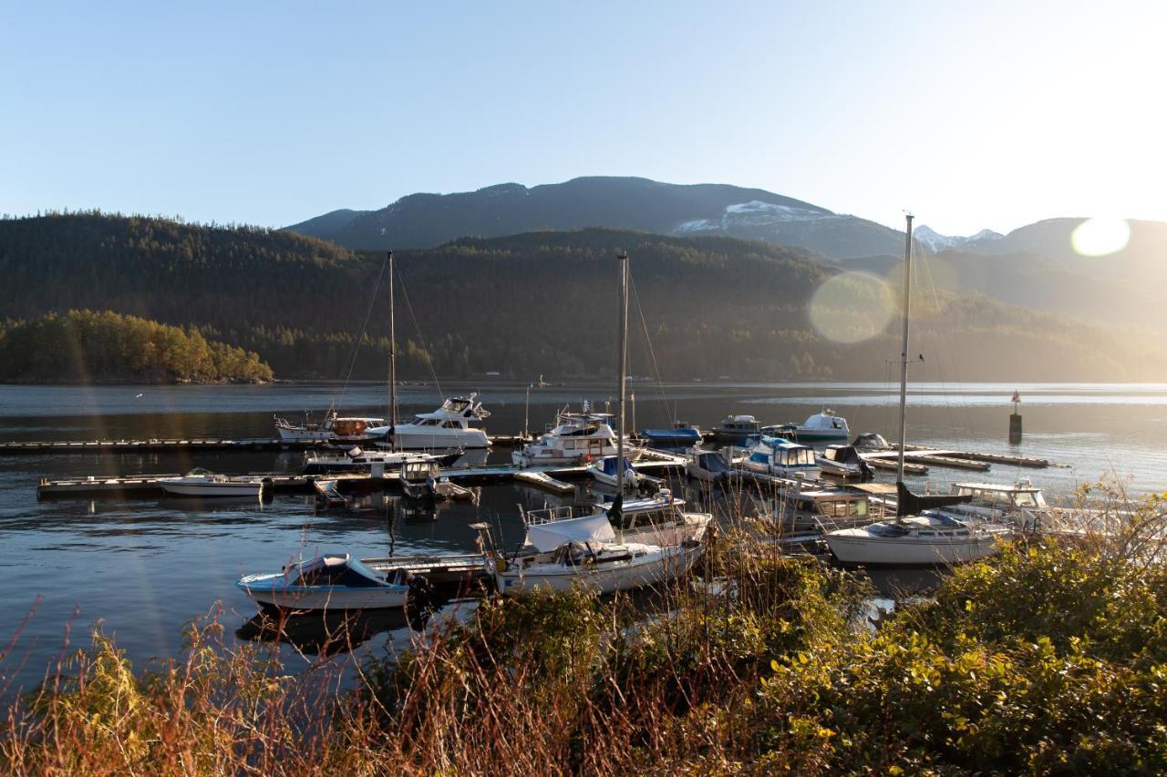 Backeddy Resort And Marina Egmont Exterior foto